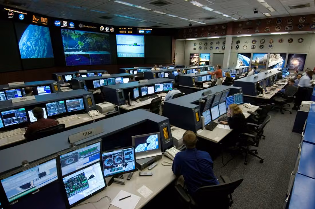International Space Station flight control room, 2006 · Johnson Space Center archival photograph